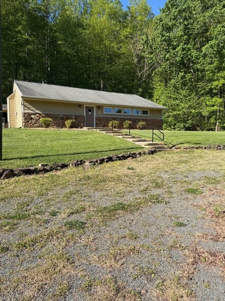 More Photos Of 426 Eades Ln, Lovingston Religious Facility For Sale