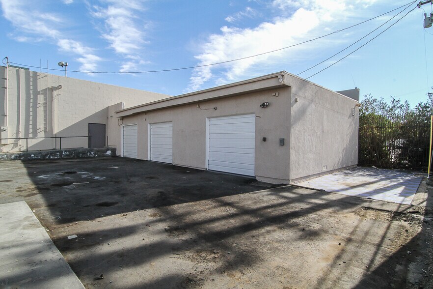 More Photos Of 26081 Bouquet Canyon Rd, Santa Clarita Freestanding For Lease