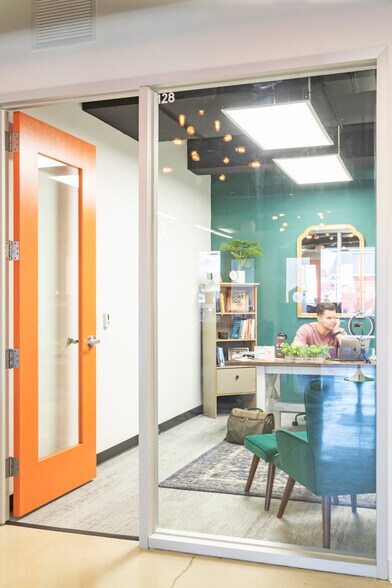 More Photos Of 25 N Market St, Jacksonville Coworking Space