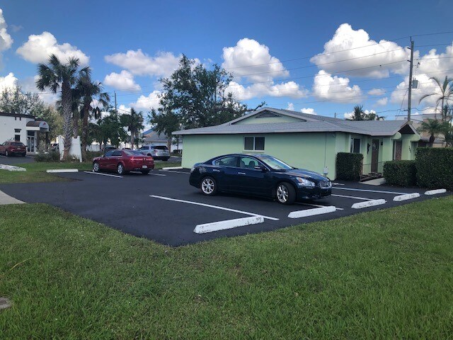 More Photos Of 795 Crestview Cir, Port Charlotte Medical For Sale