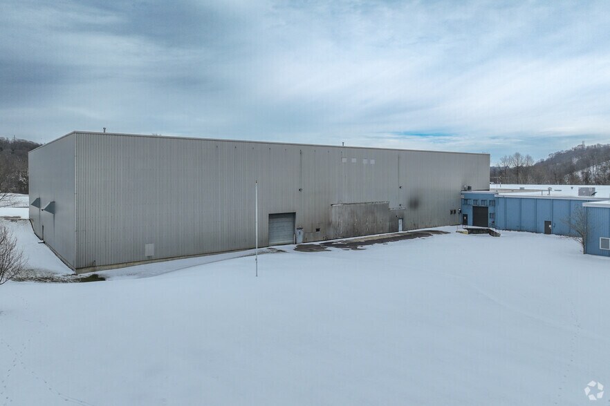 More Photos Of 1967 Eastern Ave, Verona Distribution For Lease