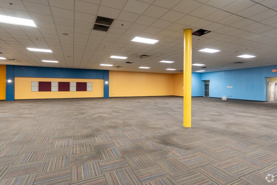 More Photos Of 1900-1974 Stone Rose Dr, Rocky Mount General Retail For Sale