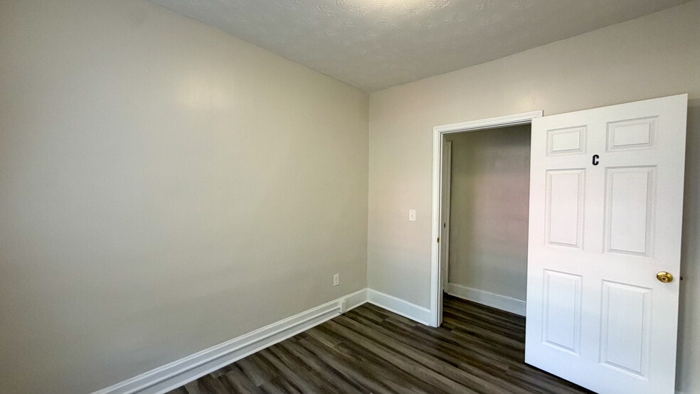 More Photos Of 275 McCormick Pl, Cincinnati Apartments For Sale