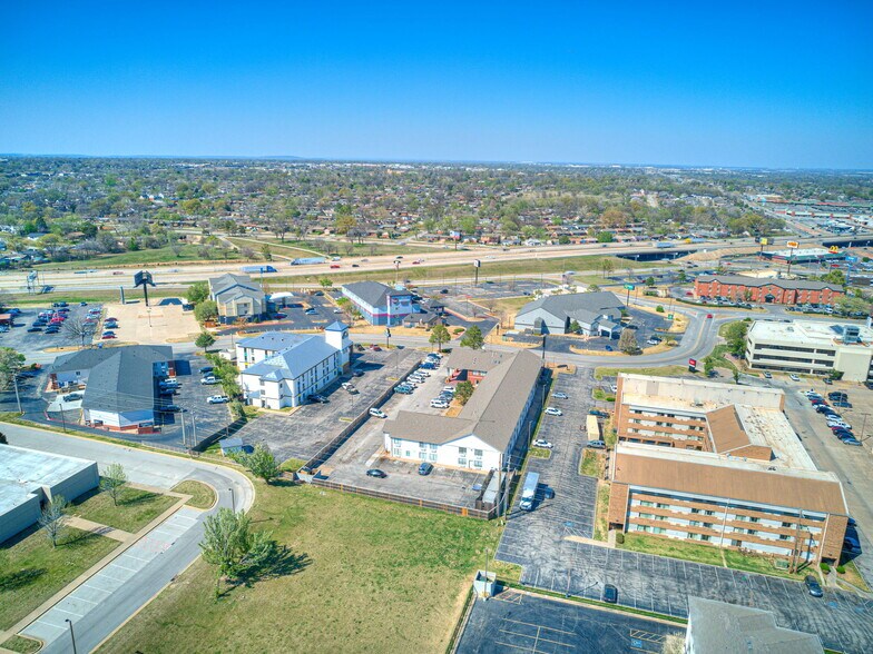 More Photos Of 3211 S 79th East Ave, Tulsa Apartments For Sale