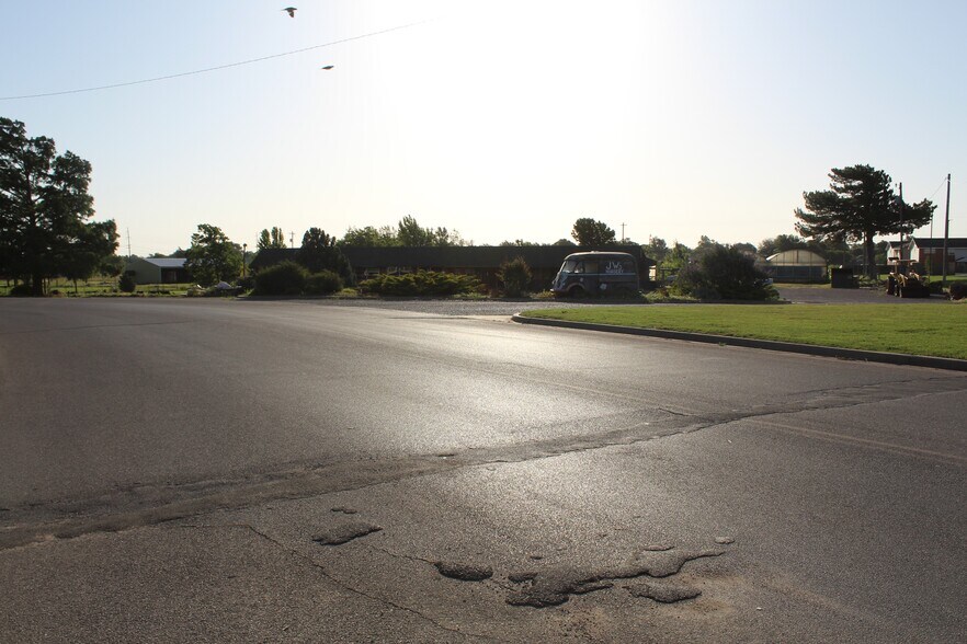 More Photos Of 2224 8th St, Woodward General Retail For Sale