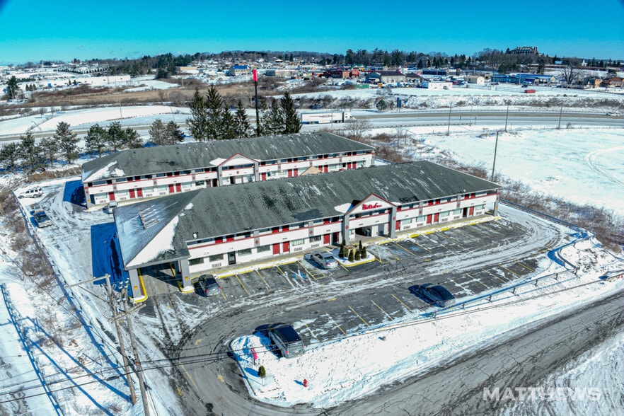 Primary Photo Of 220 Waterworks Rd, Somerset Hotel For Sale