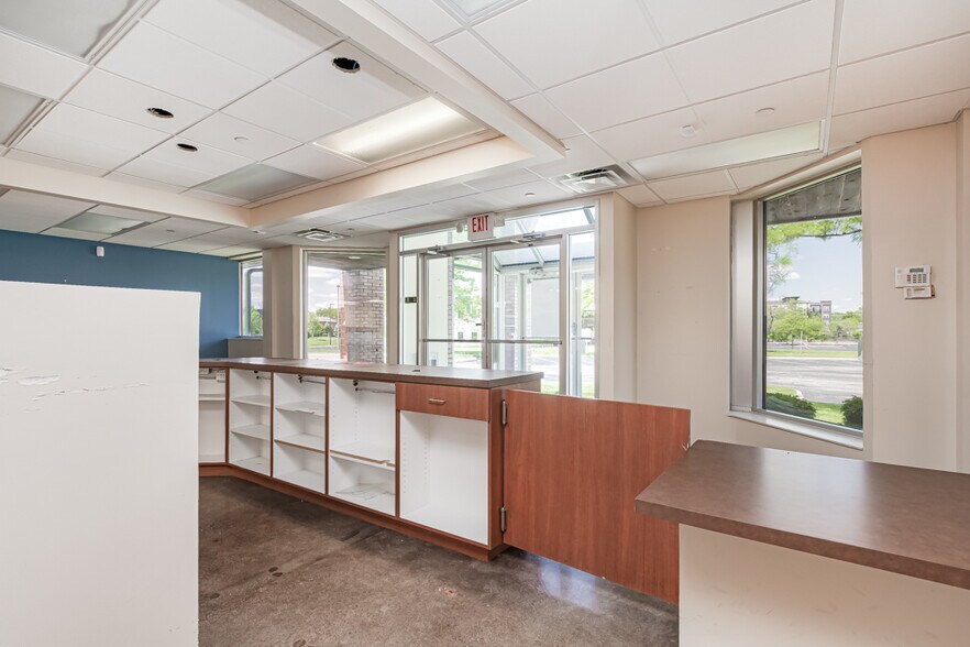 More Photos Of 4830 Knightsbridge Blvd, Columbus Medical For Lease
