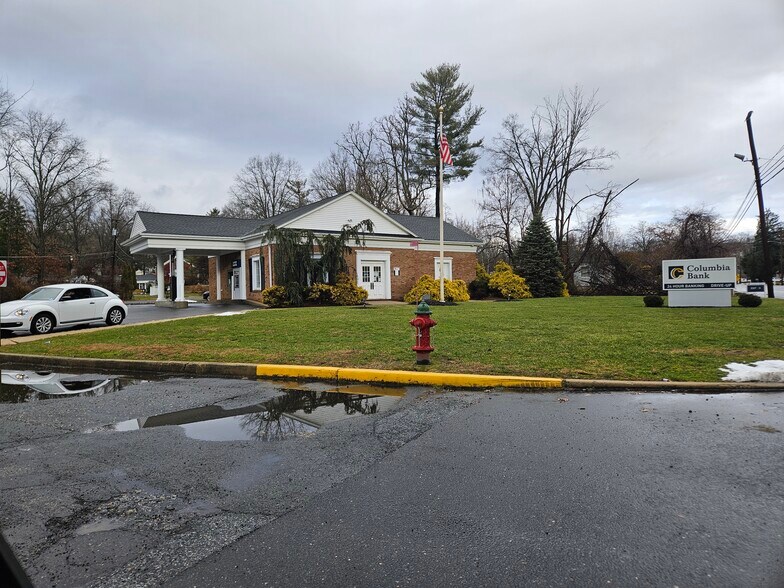 Primary Photo Of 118 W Main St, High Bridge Bank For Sale