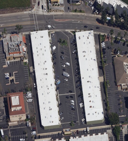 More Photos Of 2700-2722 S Grand Ave, Santa Ana Light Manufacturing For Lease