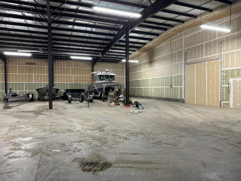 More Photos Of 151 Warehouse Dr, Soldotna Flex For Lease