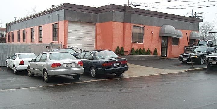 More Photos Of 116 County Courthouse Rd, Garden City Manufacturing For Sale