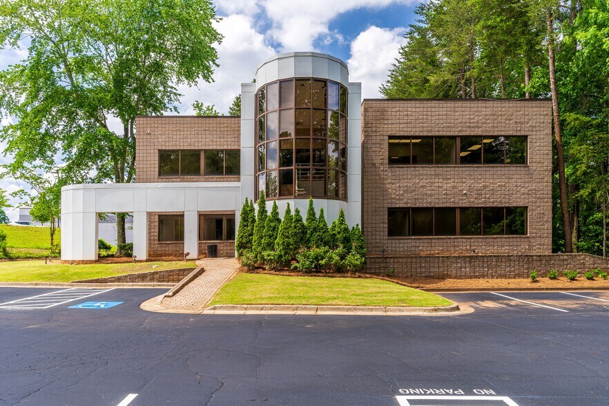 More Photos Of 4898 S Old Peachtree Rd, Peachtree Corners Office For Sale