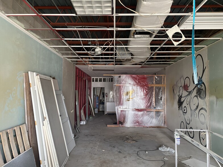 More Photos Of 811 N Meadow St, Odessa Freestanding For Sale