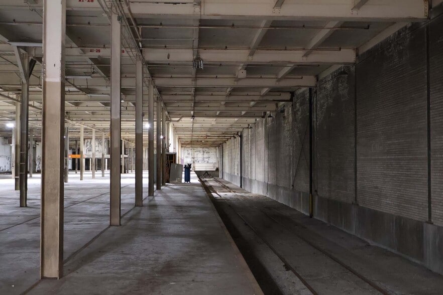 More Photos Of 2120 S Washington Ave, Lansing Warehouse For Sale