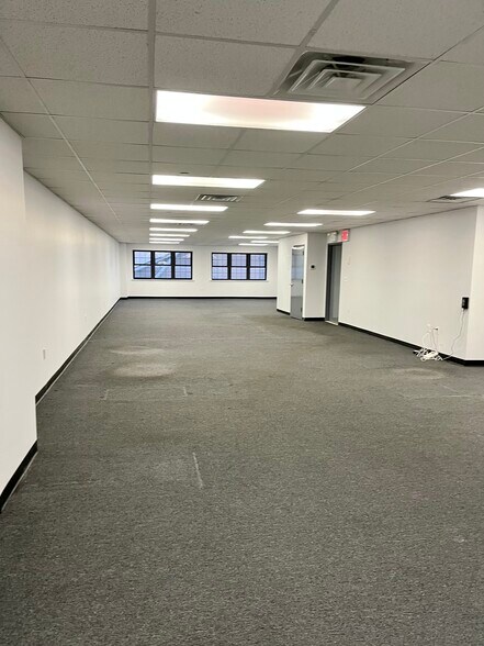 More Photos Of 11917 29th Ave, Flushing Industrial For Lease