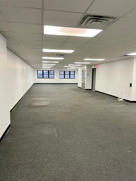 More Photos Of 11917 29th Ave, Flushing Industrial For Lease