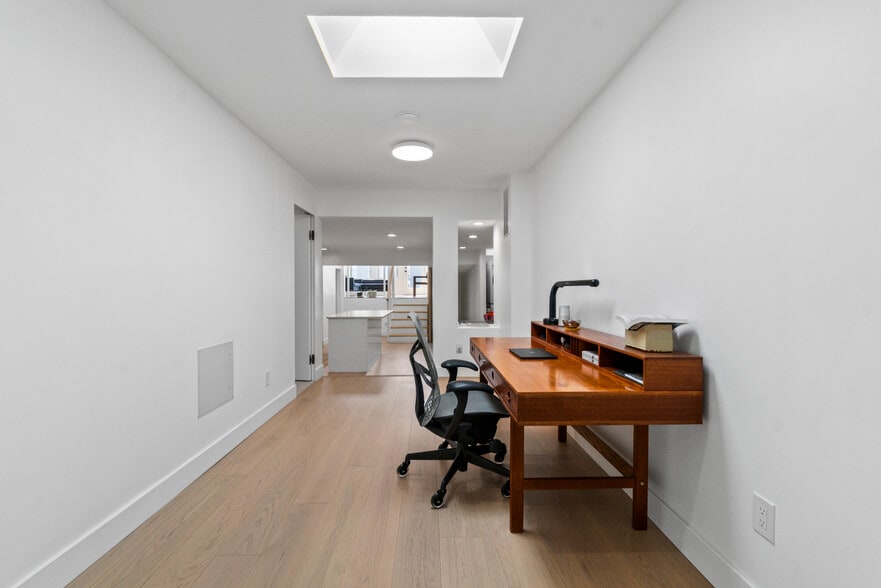 More Photos Of 422 S Highland Ave, Baltimore Storefront Retail Residential For Sale