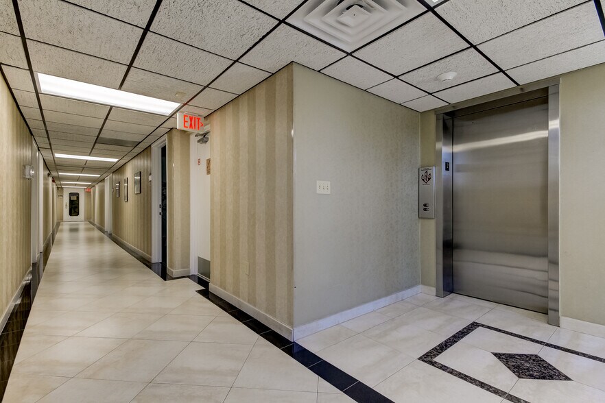 More Photos Of 447 3rd Ave N, Saint Petersburg Office For Lease