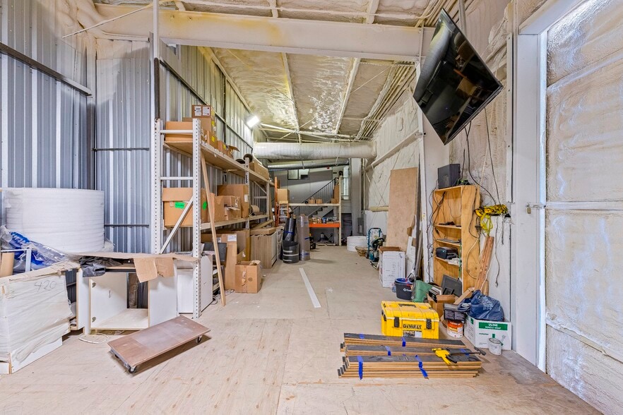 More Photos Of 42621 2nd St E, Lancaster Warehouse For Sale