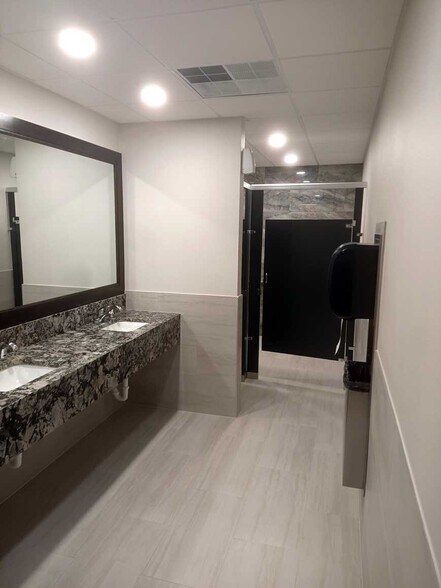 More Photos Of 2000 N Central Expy, Plano Office For Lease