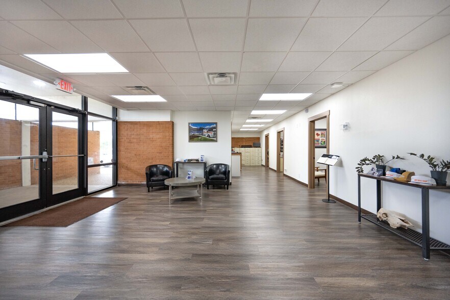 More Photos Of 1500 W Highway 6, Alvin Truck Terminal For Sale