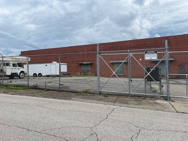More Photos Of 1537-1545 Hansford St, Charleston Light Distribution For Lease