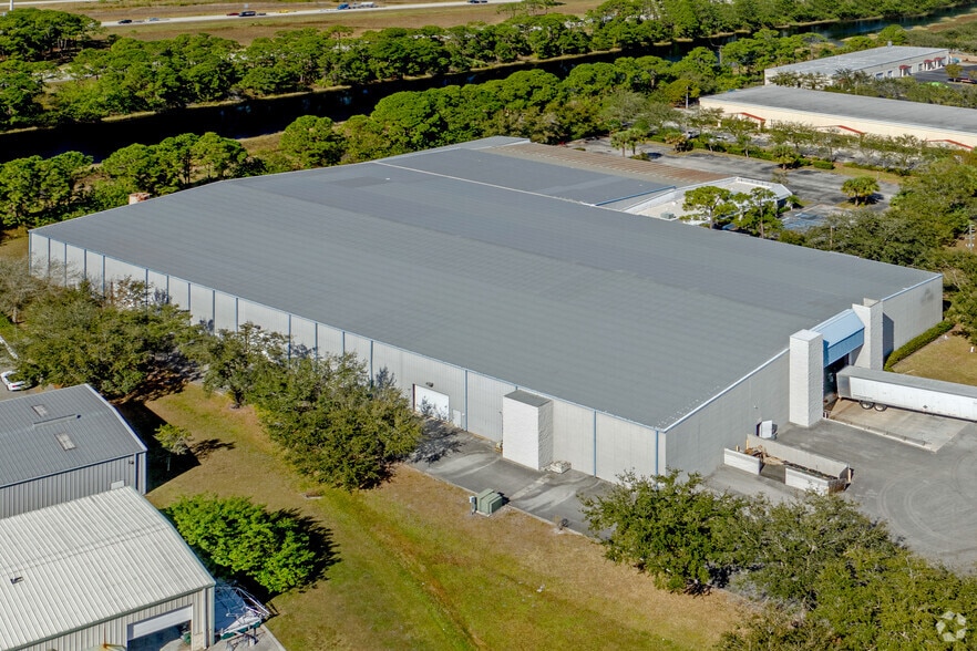 More Photos Of 541 NW Interpark Pl, Port Saint Lucie Manufacturing For Sale