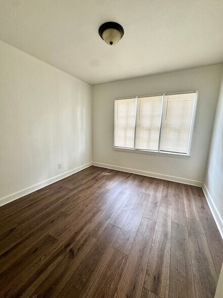 More Photos Of 3612 Park Ave, Memphis General Retail For Sale