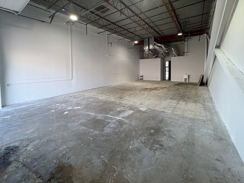 More Photos Of 4400 S Wayside Dr, Houston Unknown For Lease