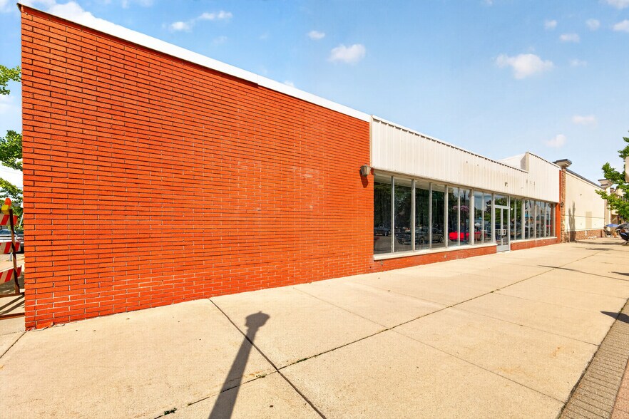 More Photos Of 458 Main St, Belleville Storefront Retail Office For Sale