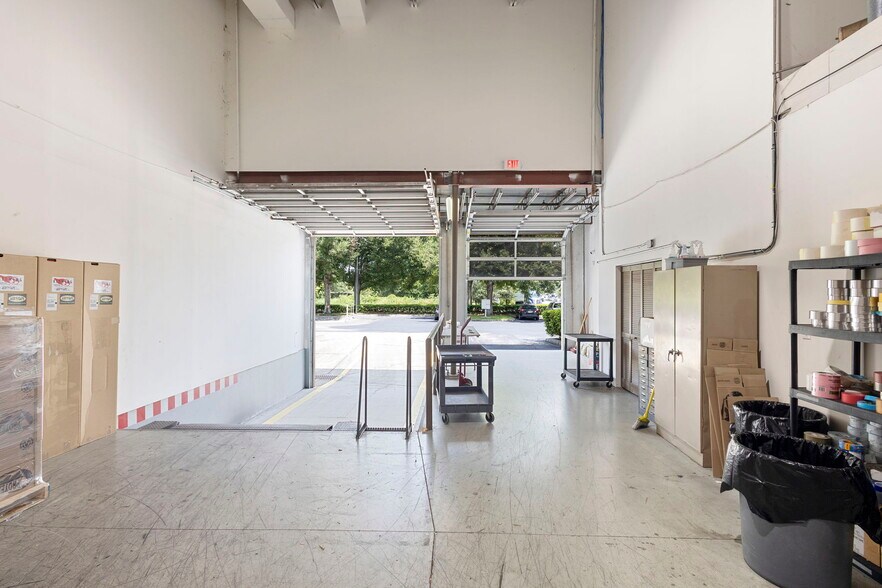 More Photos Of 8750 Exchange Dr, Orlando Warehouse For Sale