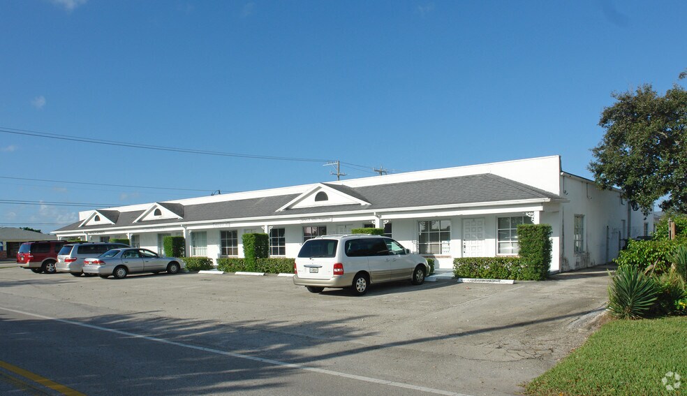More Photos Of 401 W Lantana Rd, Lantana Medical For Sale