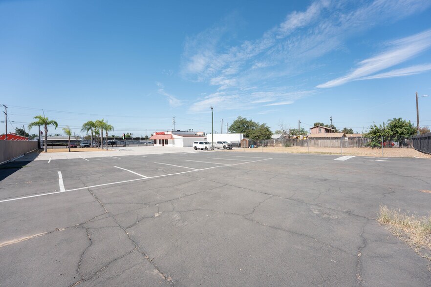 More Photos Of 2112 E California Ave, Bakersfield Restaurant For Sale