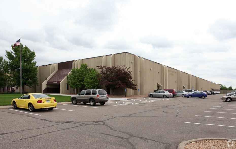 Primary Photo Of 7300 N Northland Dr, Brooklyn Park Warehouse For Lease
