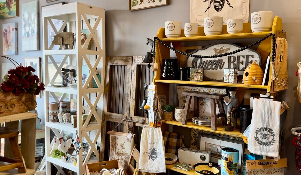 More Photos Of 111 W Main St, Florence Storefront For Sale