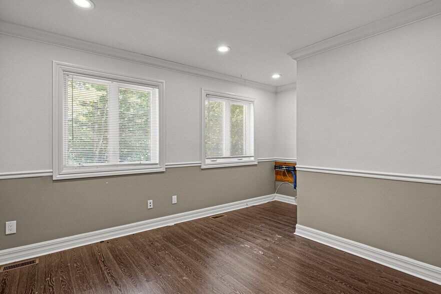 More Photos Of 352 Monmouth Rd, Millstone Township Office For Lease