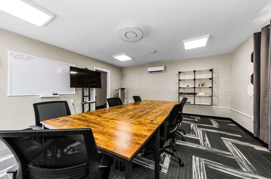 More Photos Of 11748 La Madera Blvd, Port Richey Office For Sale