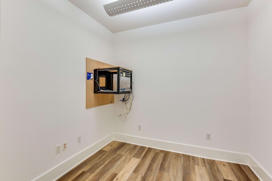 More Photos Of 210 Washington Ave, Richmond Loft Creative Space For Lease
