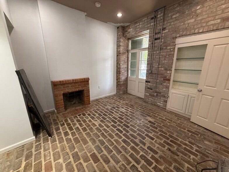 More Photos Of 2406-2408 Chartres St, New Orleans Office Residential For Lease