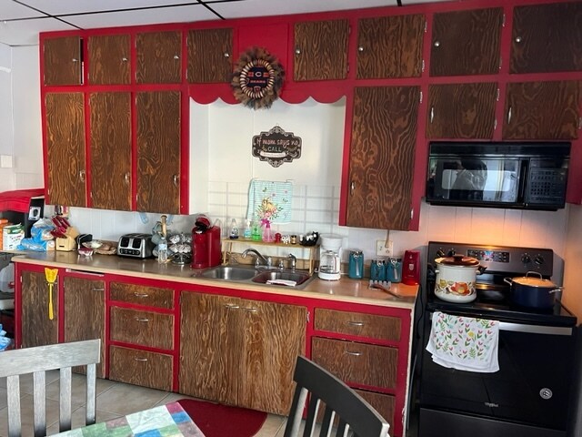More Photos Of 506 Forest Home Dr, Francis Creek Apartments For Sale