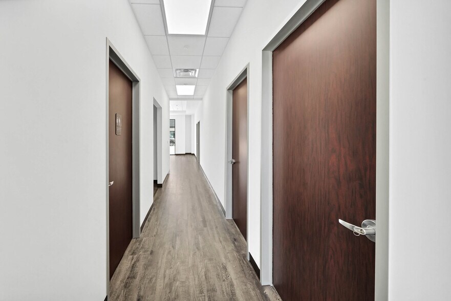 More Photos Of 12280 Broadway St, Pearland Office For Lease