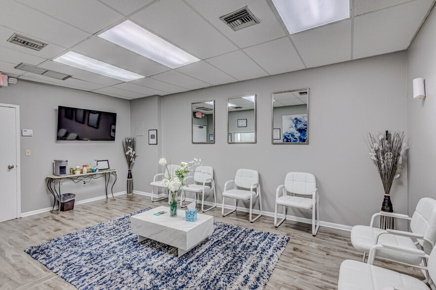 More Photos Of 6801 Lake Worth Rd, Greenacres Medical For Sale