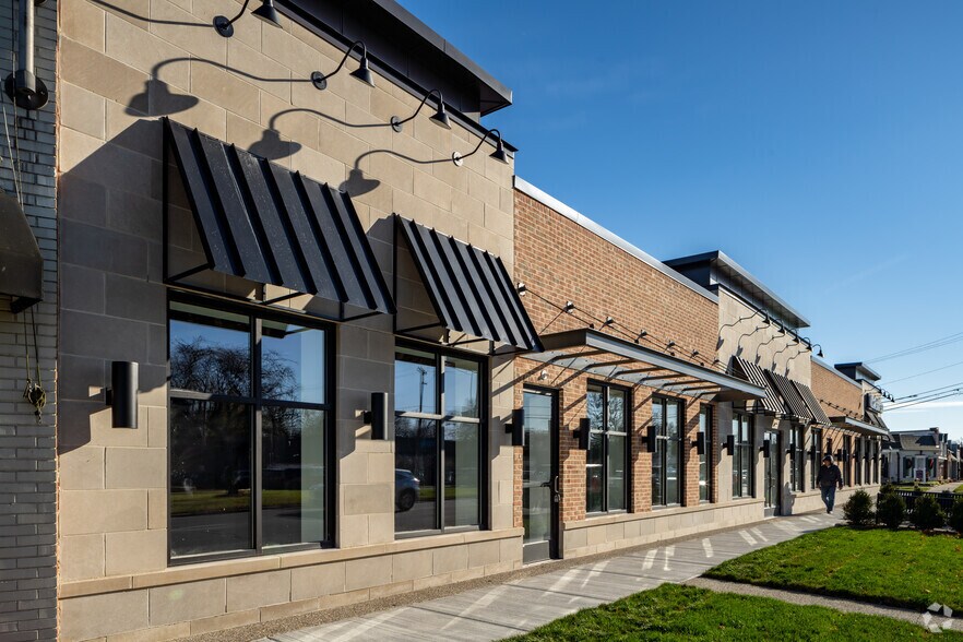 More Photos Of 19850-19852 Mack Ave, Grosse Pointe Woods Freestanding For Lease