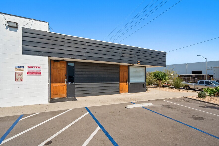 More Photos Of 8020 Ronson Rd, San Diego Warehouse For Lease