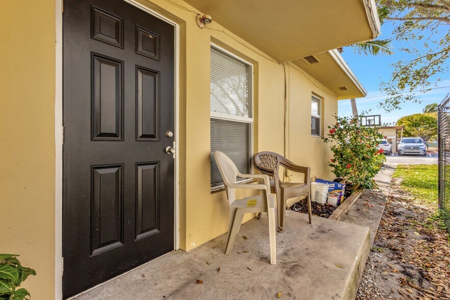 More Photos Of 832 S J St, Lake Worth Beach Multifamily For Sale