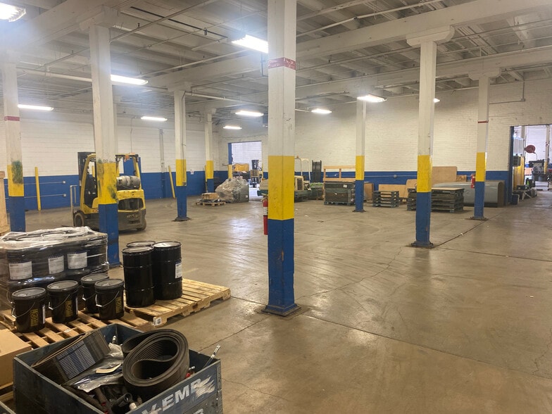 More Photos Of 5105-5151 Loraine St, Detroit Warehouse For Sale