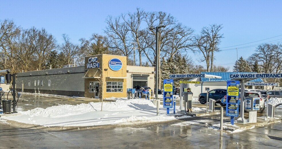 Primary Photo Of 5762 W Central Ave, Toledo Carwash For Sale