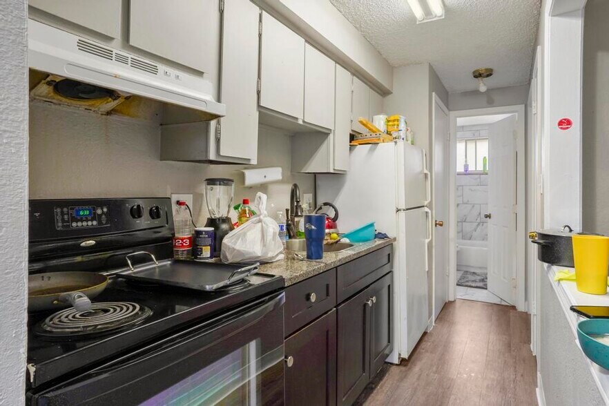 More Photos Of 1100 S Quivas St, Denver Apartments For Sale