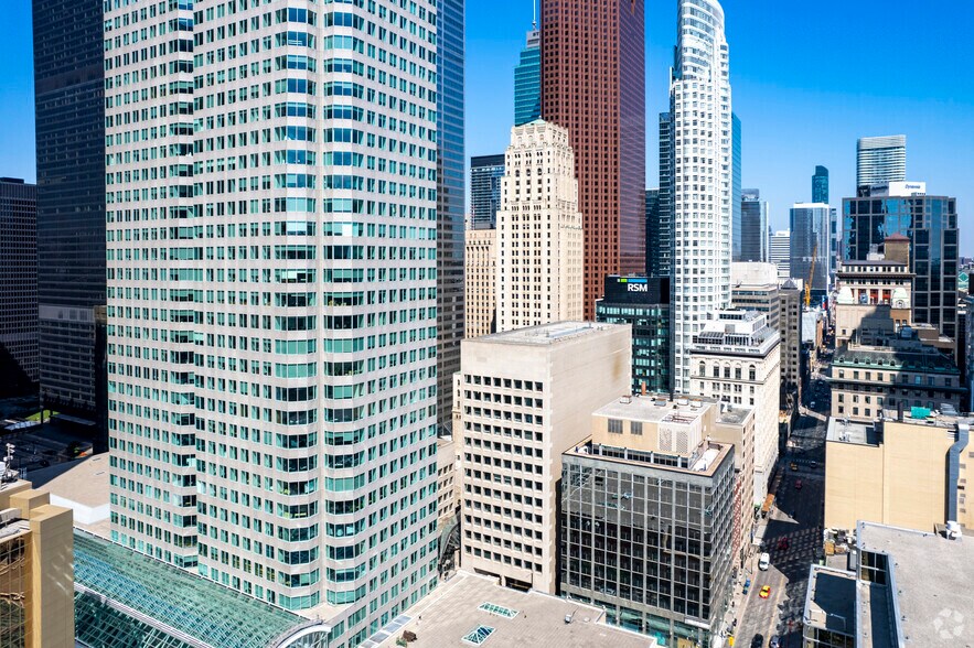 More Photos Of 48 Yonge St, Toronto Office For Lease