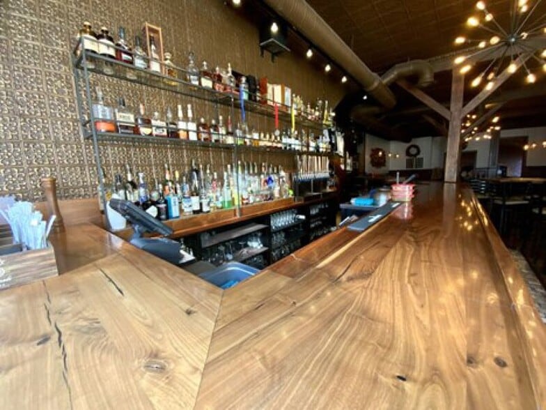 More Photos Of 78 Franklin St, Norwich Storefront Retail Office For Lease